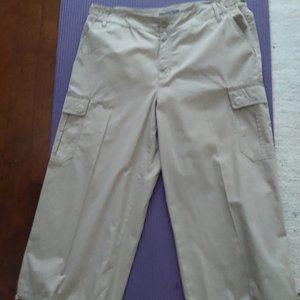 Liz Claiborne Beige Wide Leg Cargo Pants w/ 6 pockets | Size 14